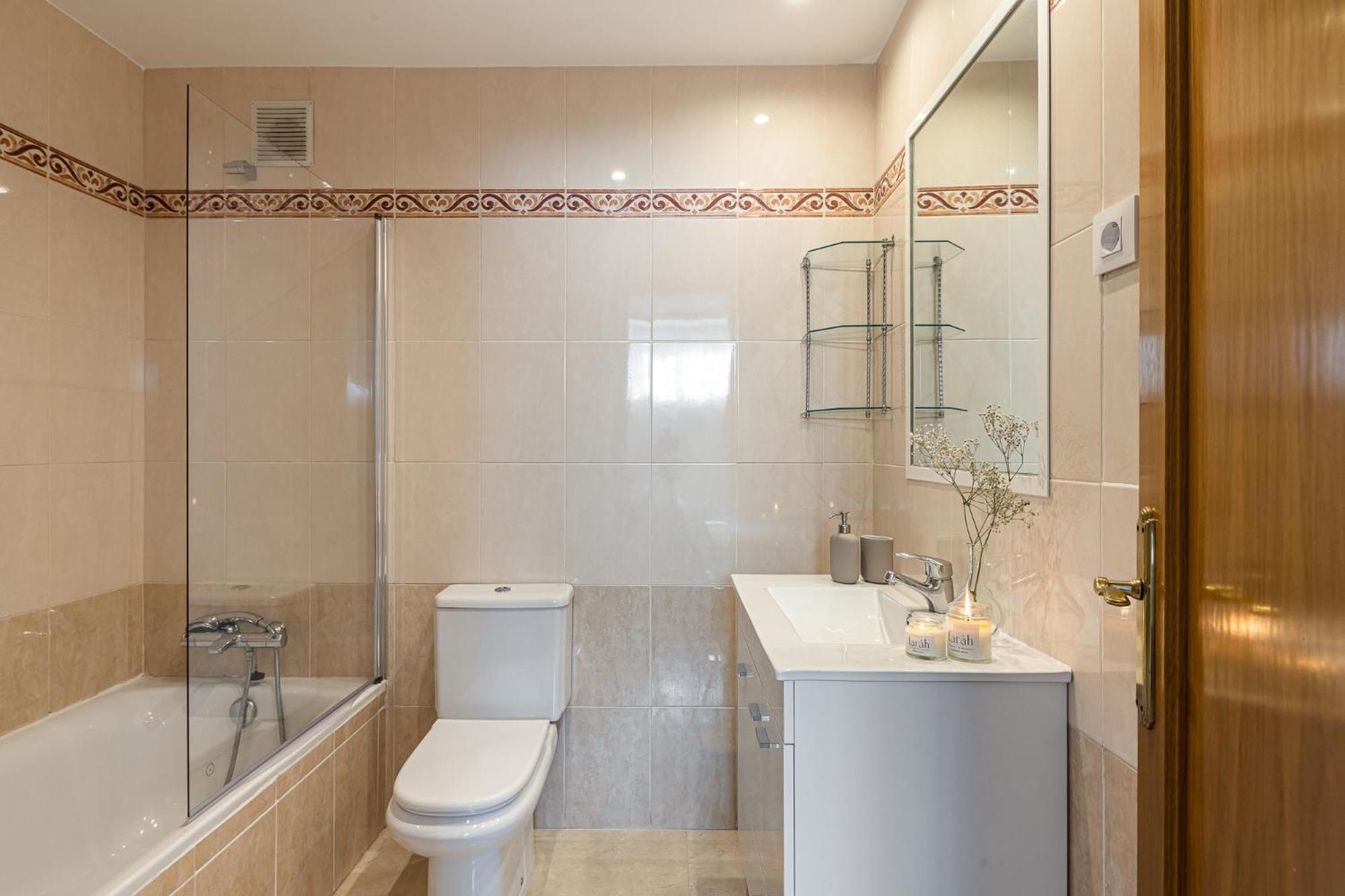 Waou Gran Via Attic - Corta Duracion Apartment Madrid Exterior photo